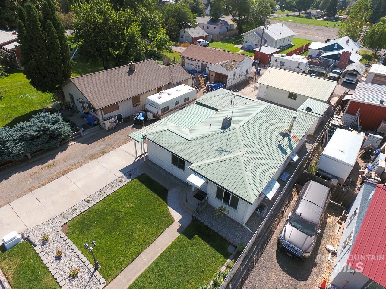 119 E Ave. C Property Photo 4