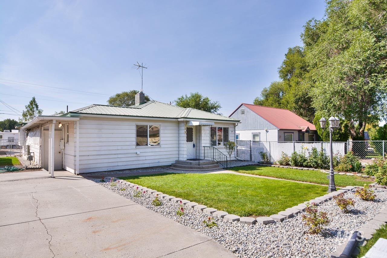 119 E Ave. C Property Photo 8