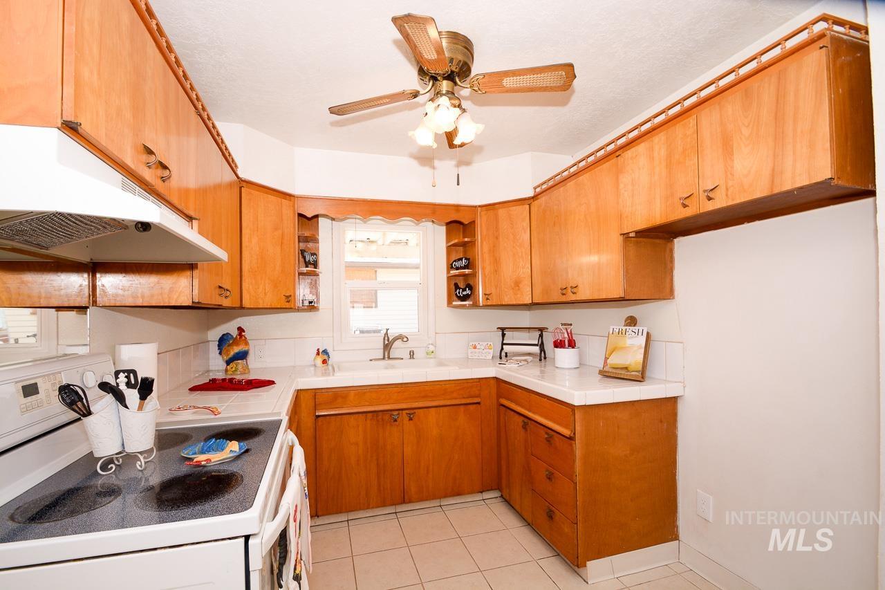 119 E Ave. C Property Photo 13