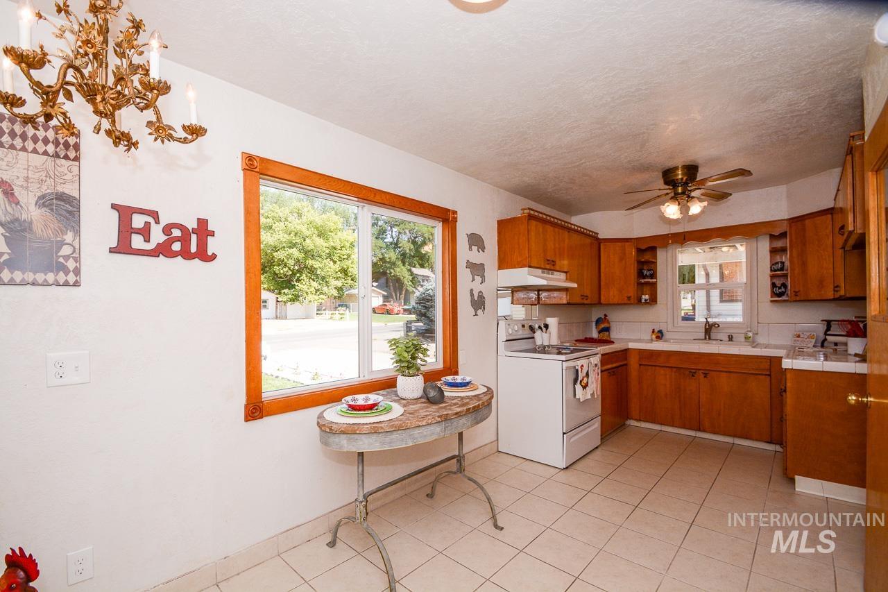 119 E Ave. C Property Photo 14