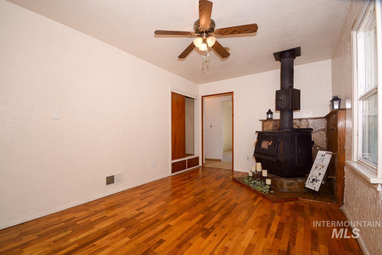 119 E Ave. C Property Photo 20