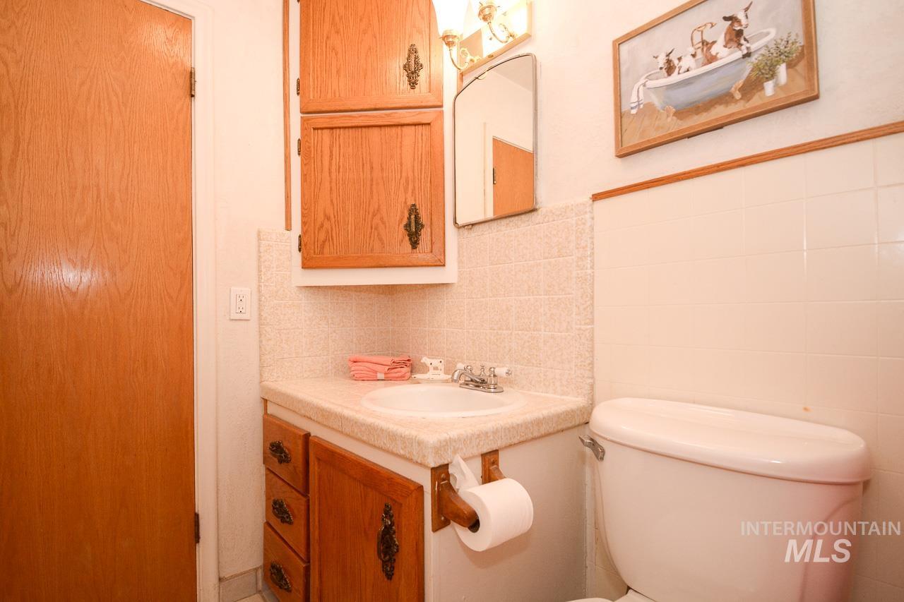 119 E Ave. C Property Photo 25