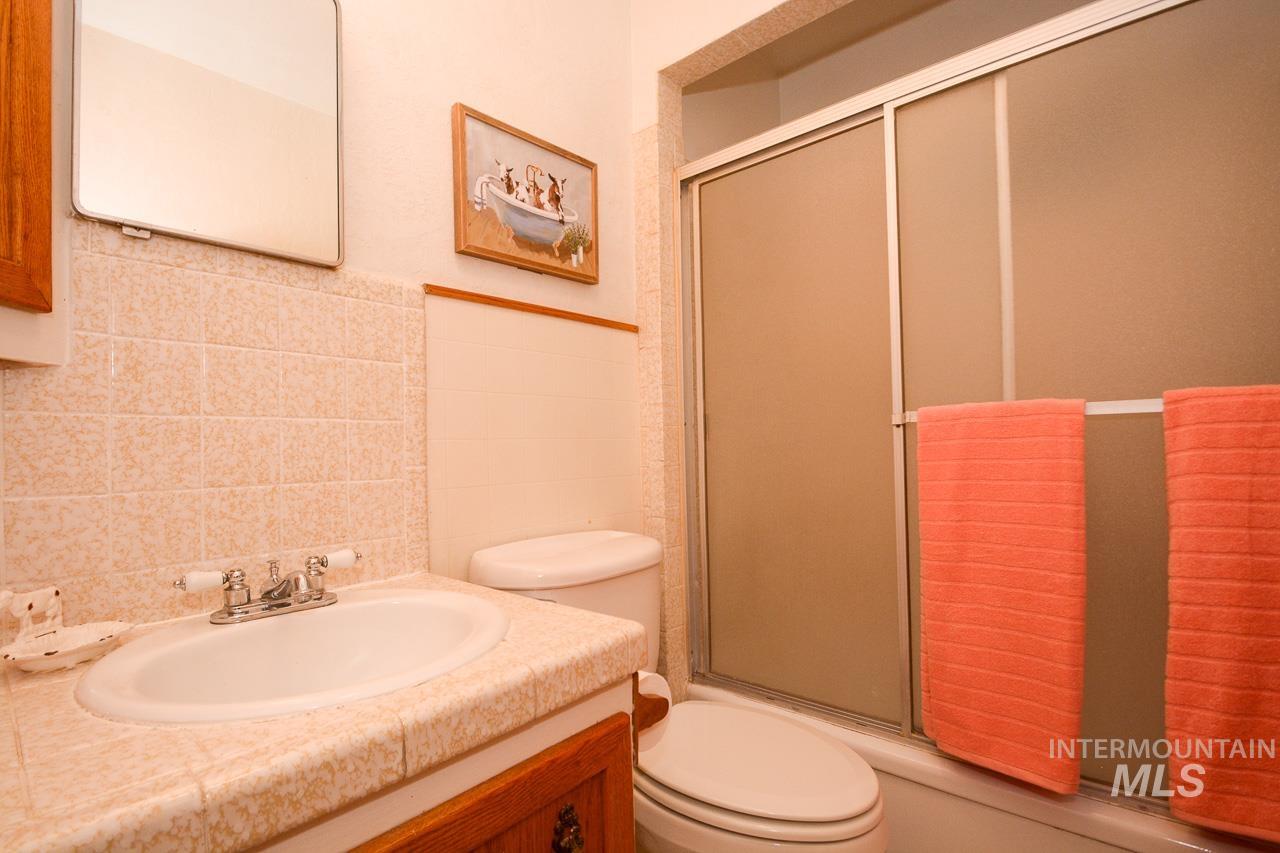 119 E Ave. C Property Photo 26