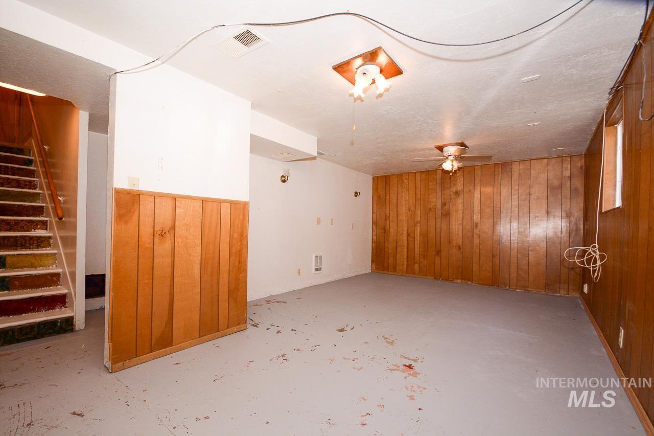 119 E Ave. C Property Photo 30