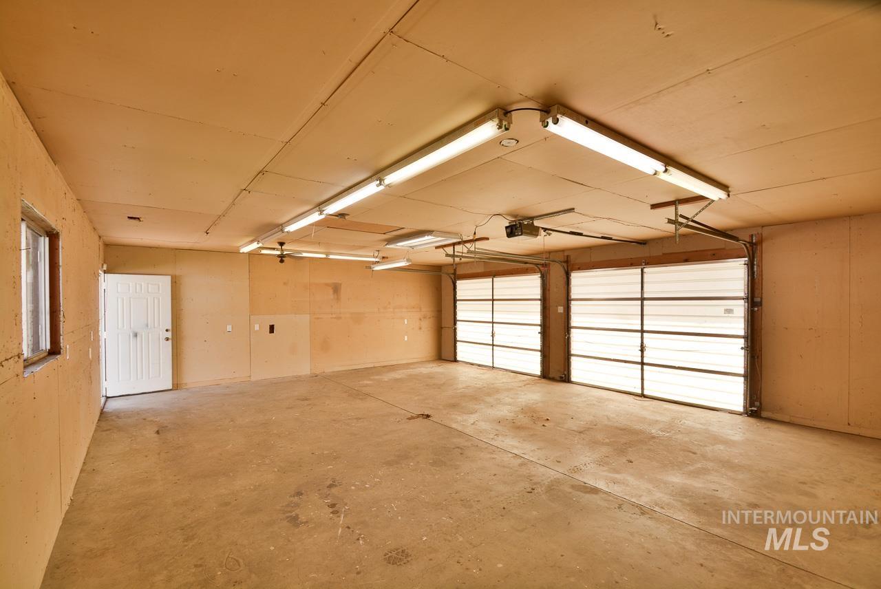 119 E Ave. C Property Photo 41