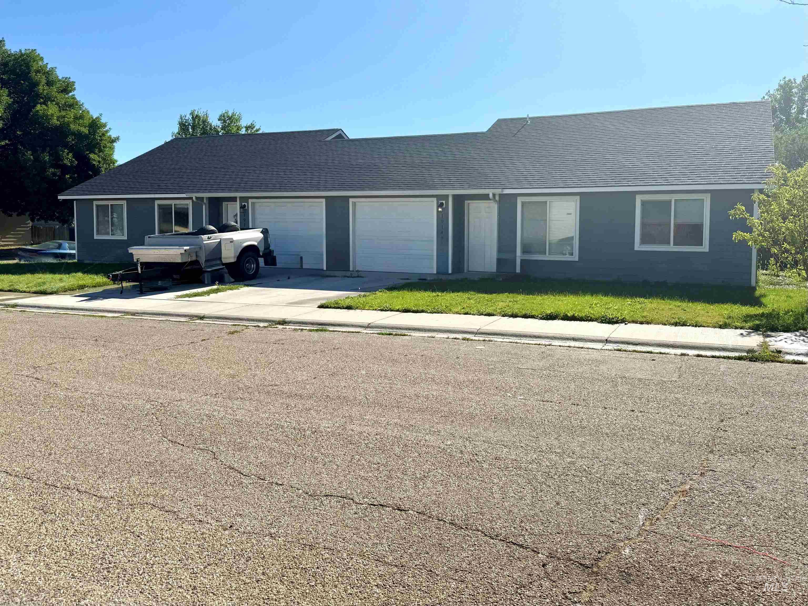 1912 S Locust Street Property Photo 1