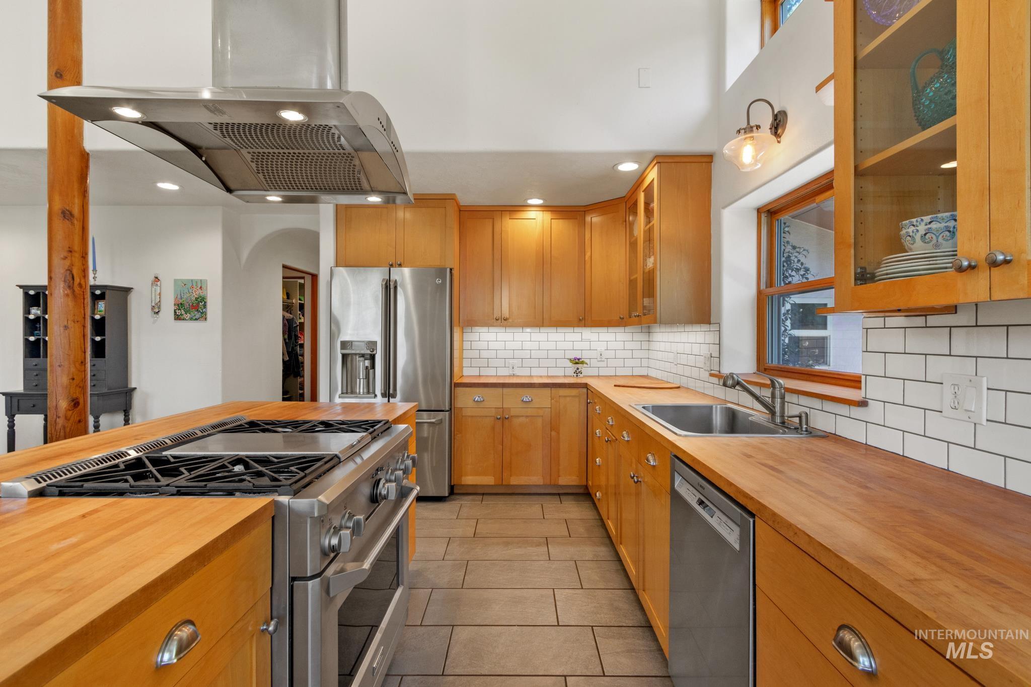 222 Rush Creek Road Property Photo 21