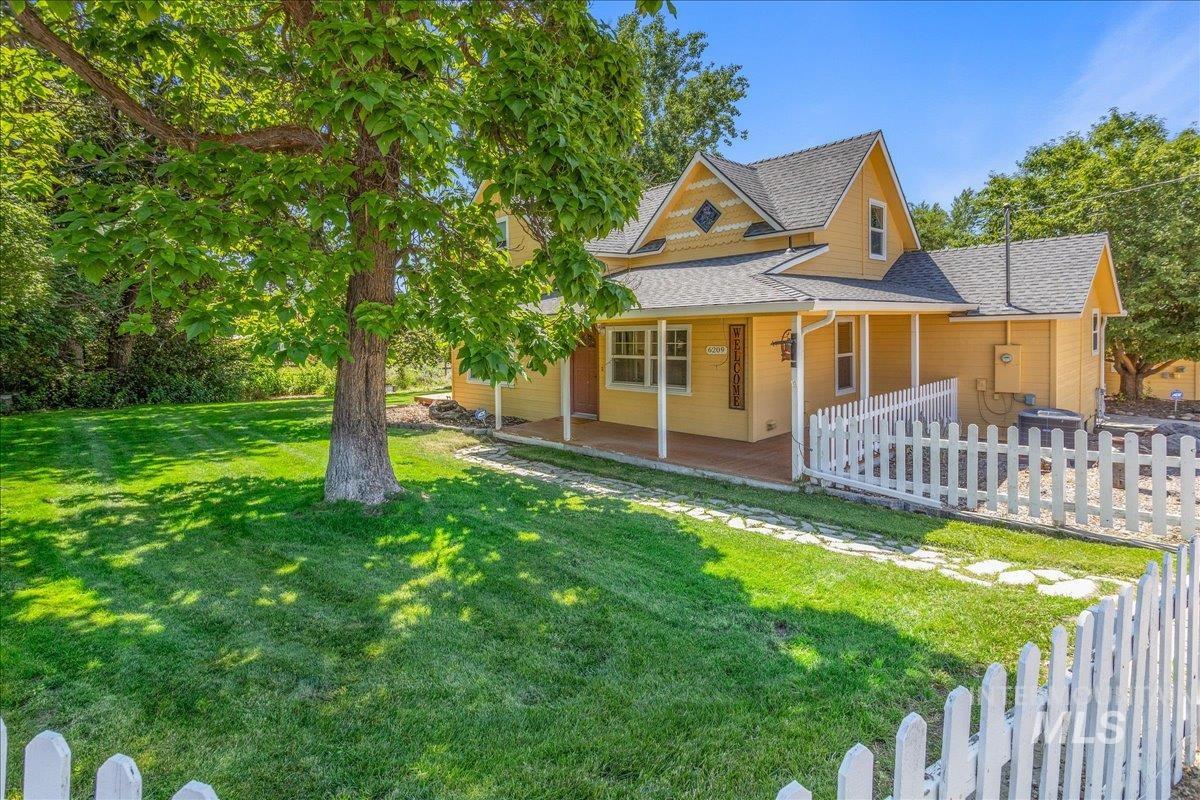 6209 Foothill Road Property Photo 1