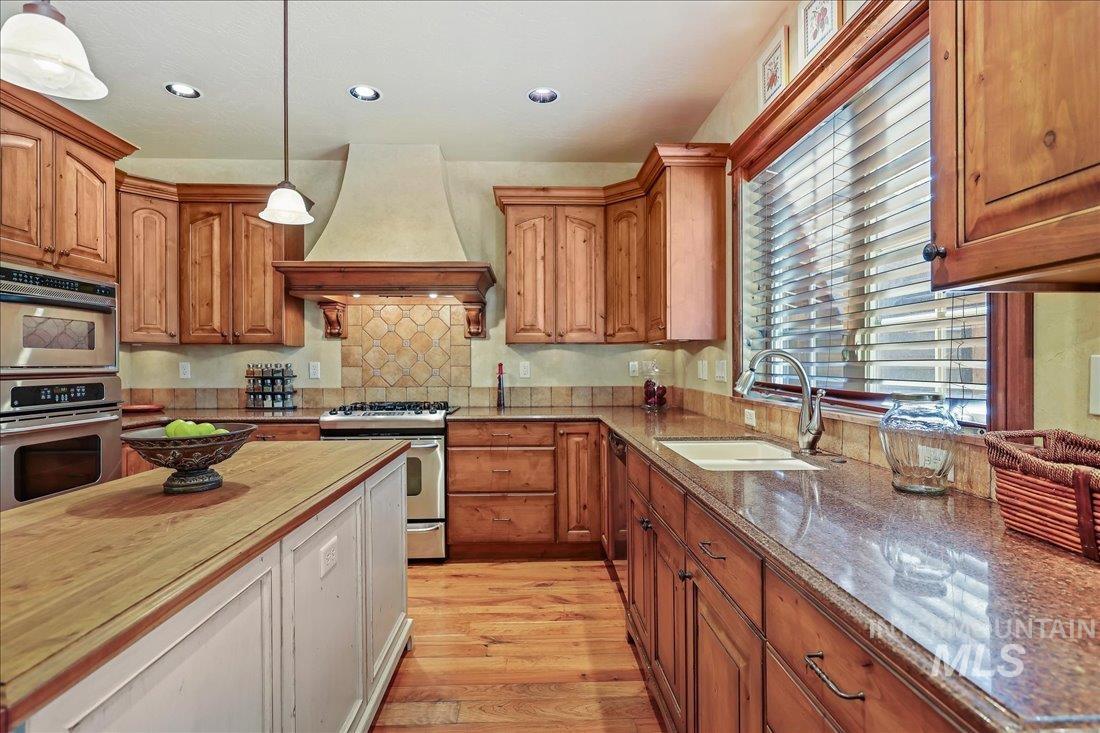 622 Blue Water Circle Property Photo 12