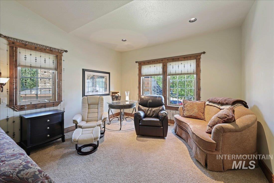 622 Blue Water Circle Property Photo 28