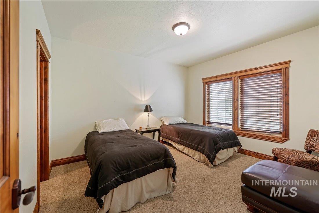 622 Blue Water Circle Property Photo 33