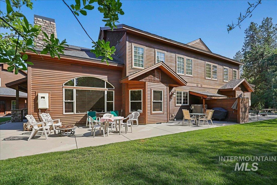 622 Blue Water Circle Property Photo 38