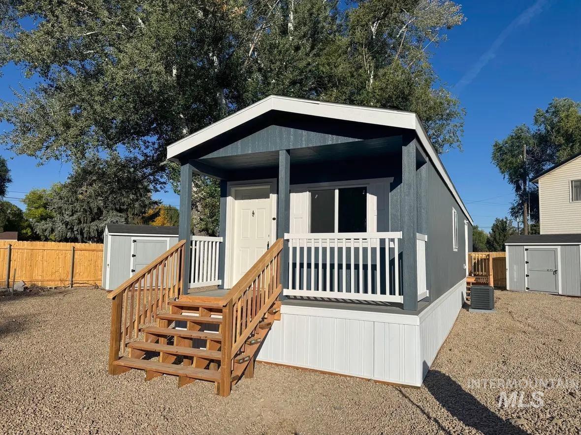 370 W 12th South Property Photo 2