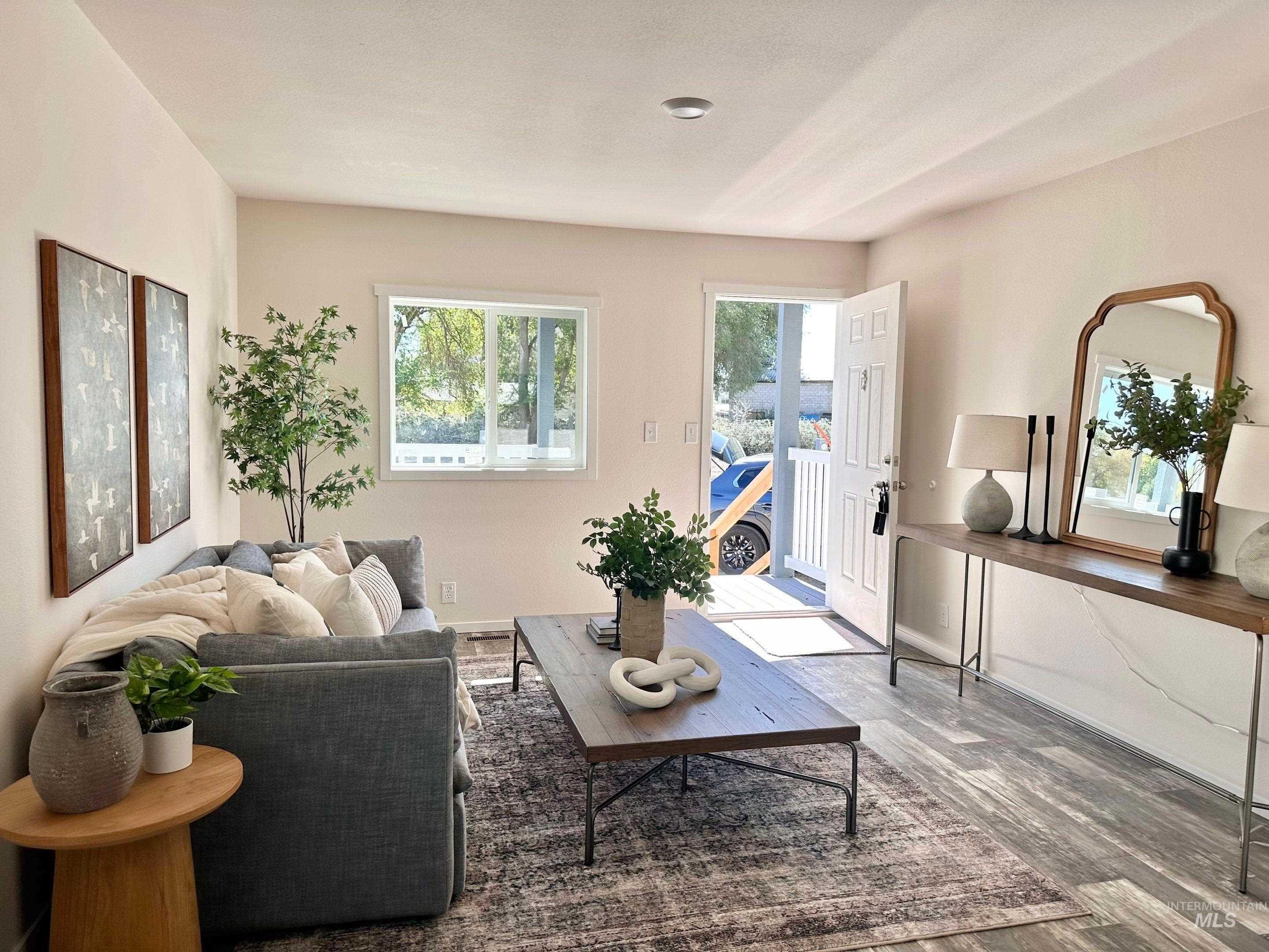 370 W 12th South Property Photo 3