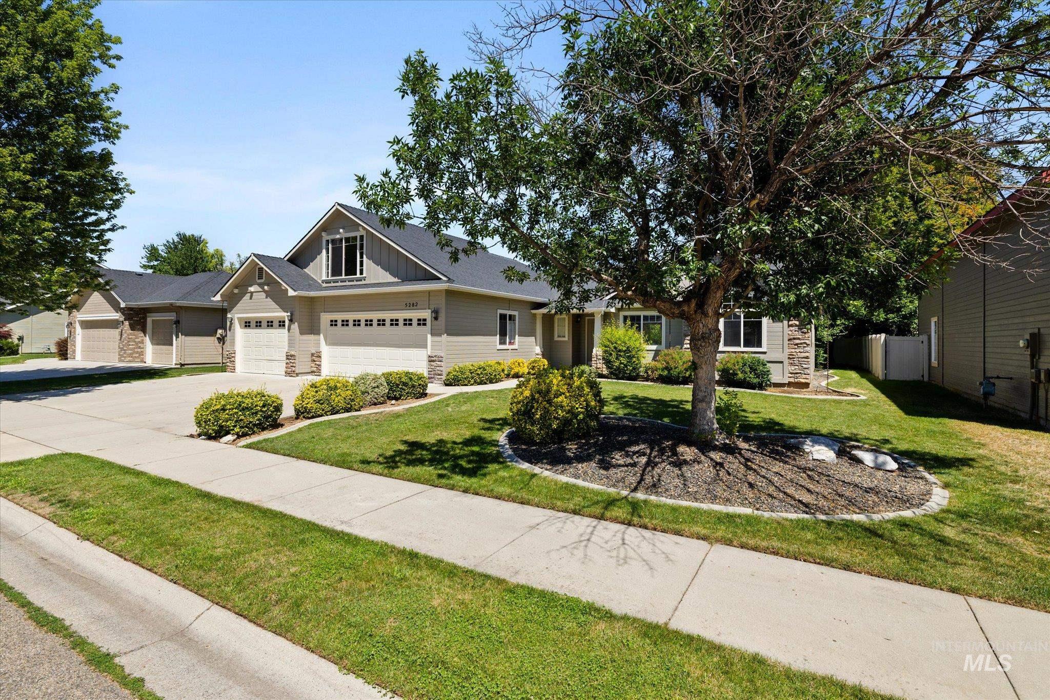 5282 N Schumann Property Photo 1