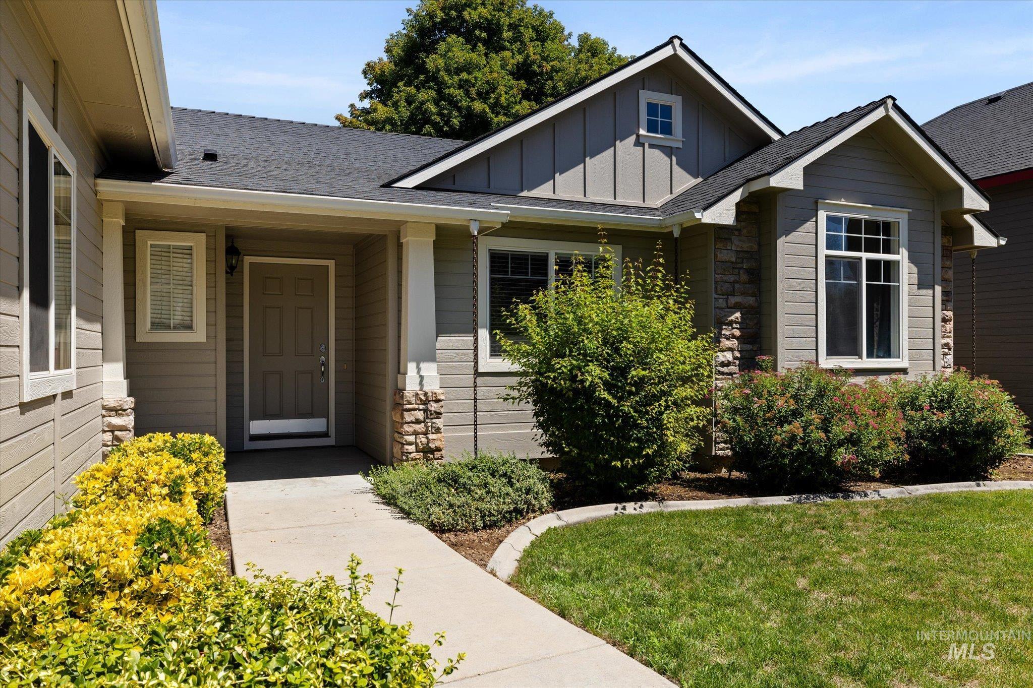 5282 N Schumann Property Photo 3