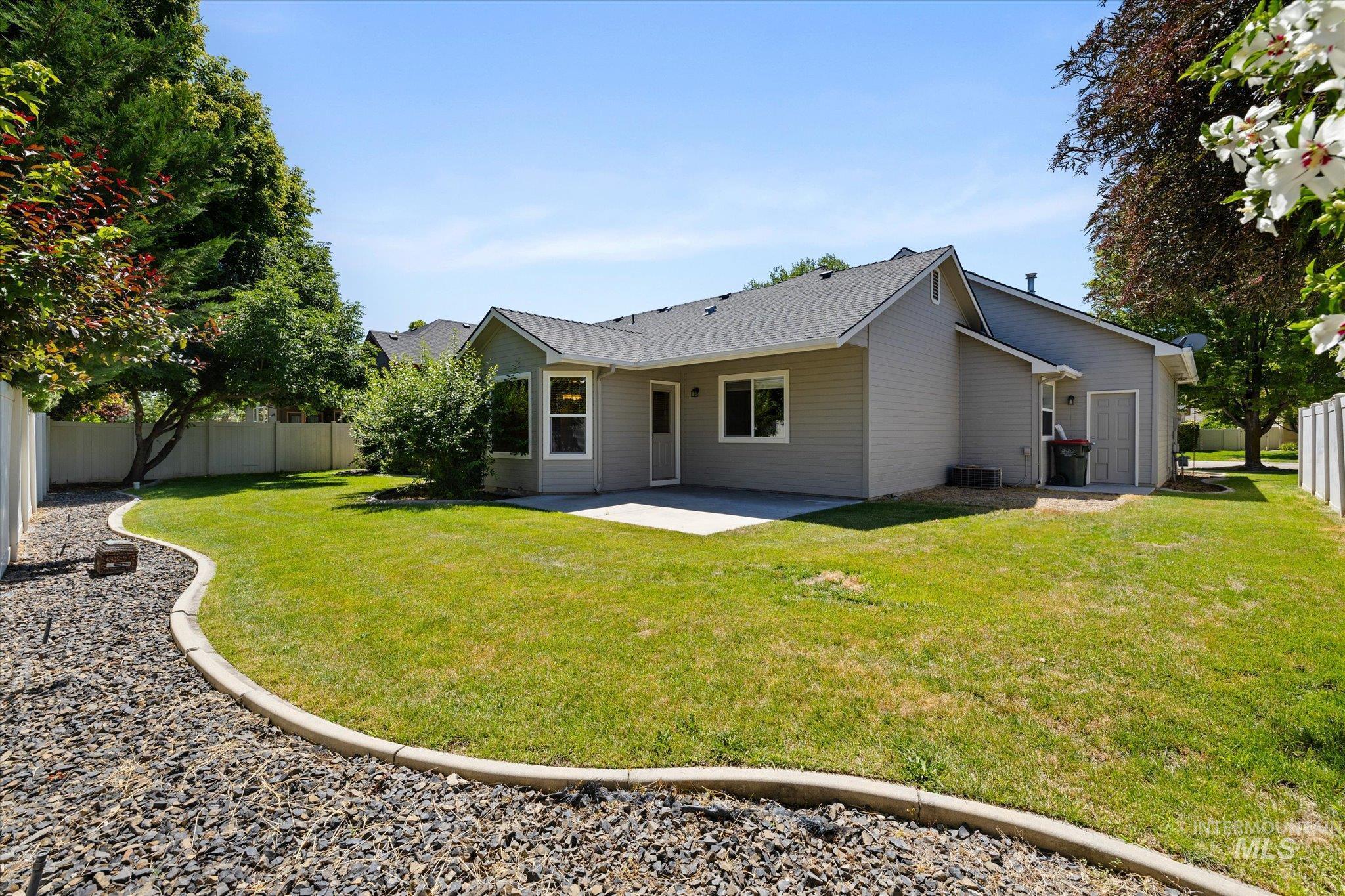 5282 N Schumann Property Photo 5