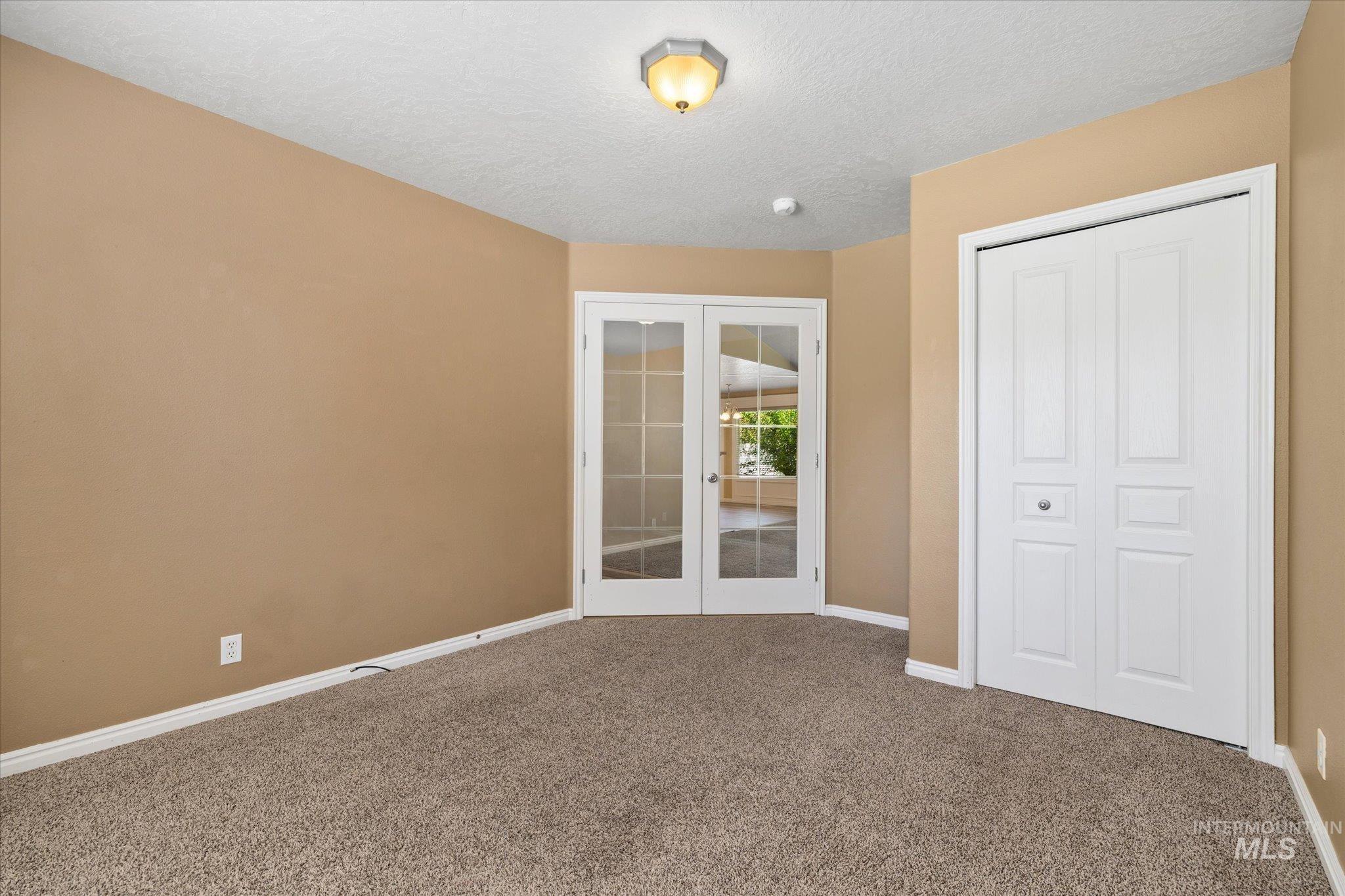 5282 N Schumann Property Photo 9