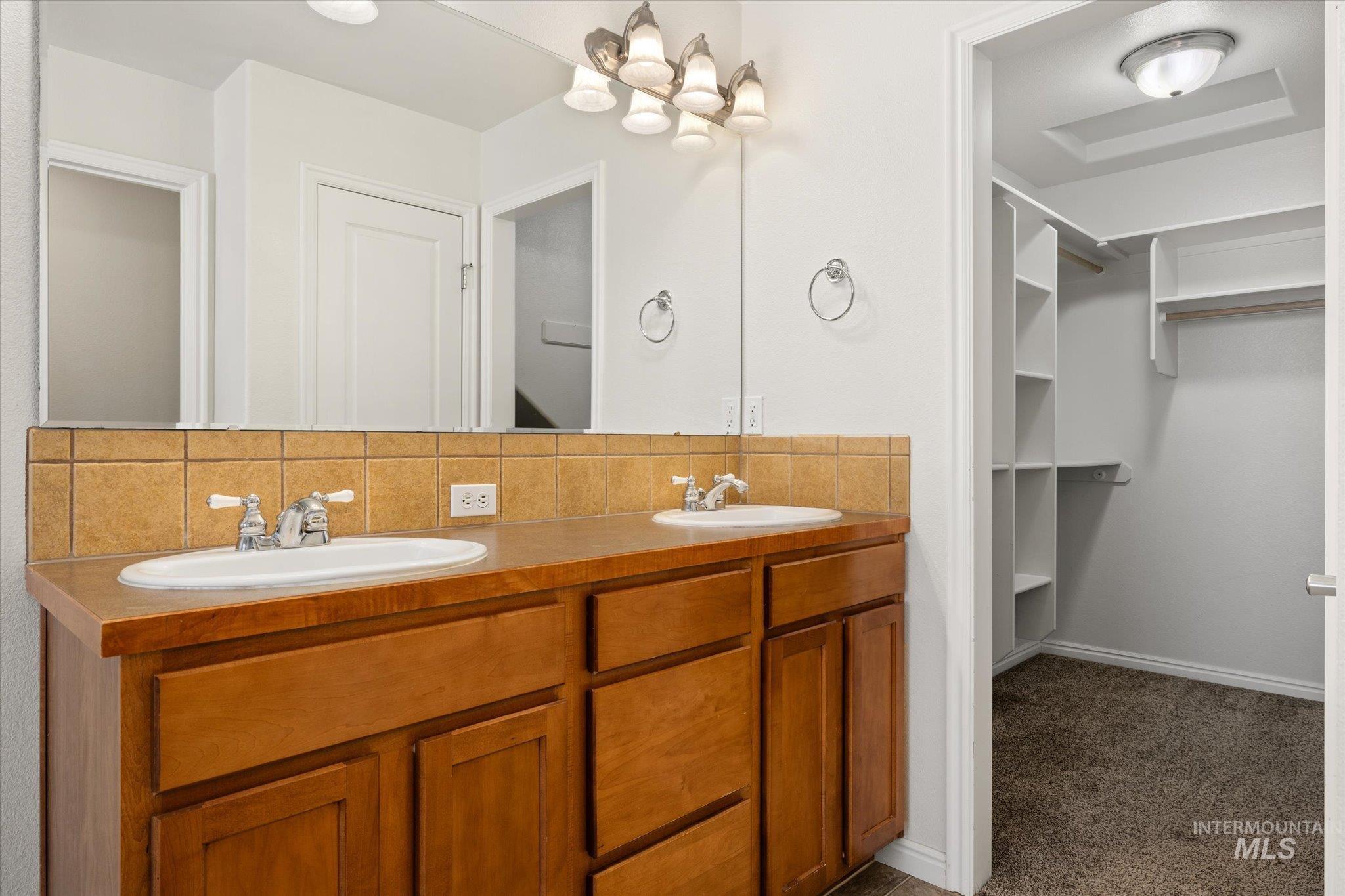 5282 N Schumann Property Photo 24