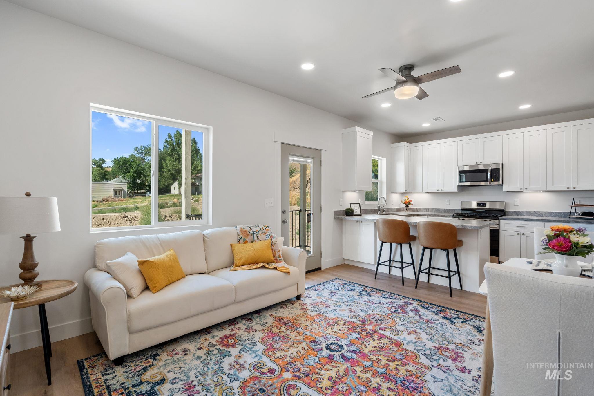 1164 Jasper Loop Property Photo 7