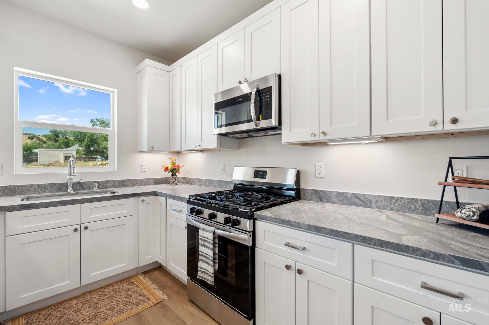 1164 Jasper Loop Property Photo 12