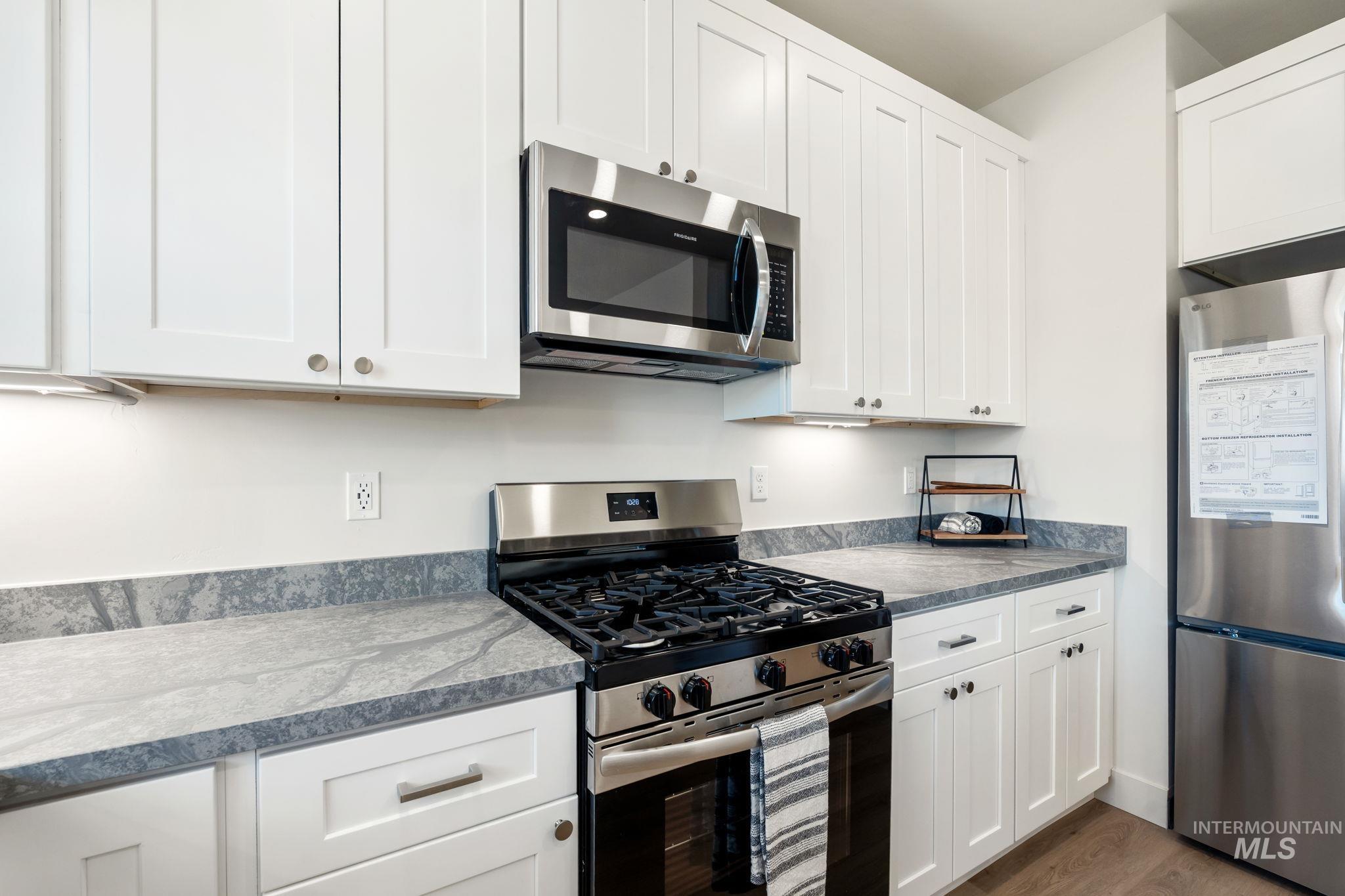 1164 Jasper Loop Property Photo 15