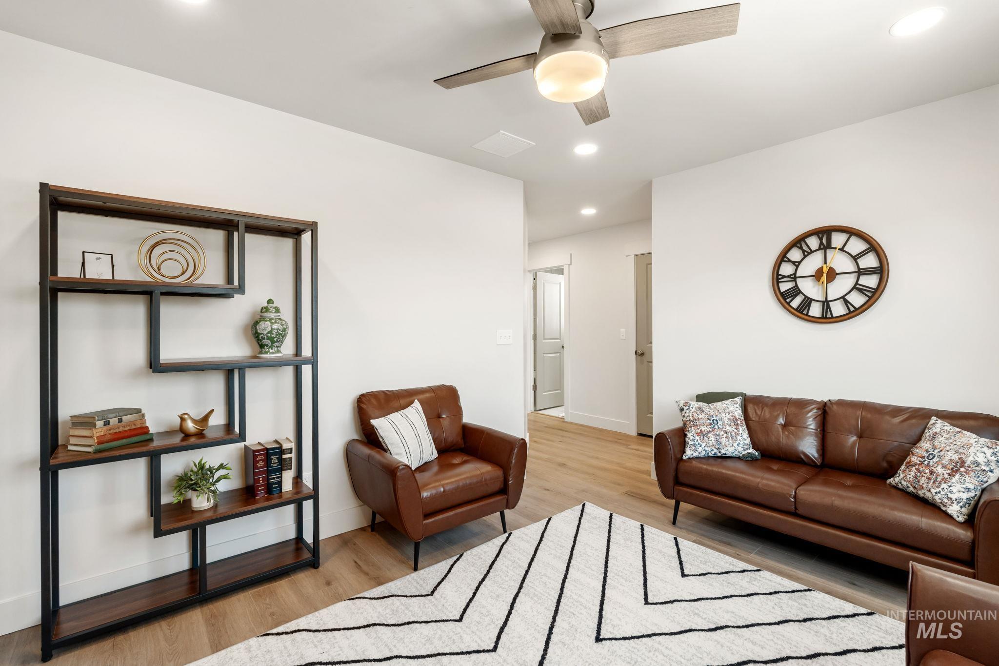 1164 Jasper Loop Property Photo 19