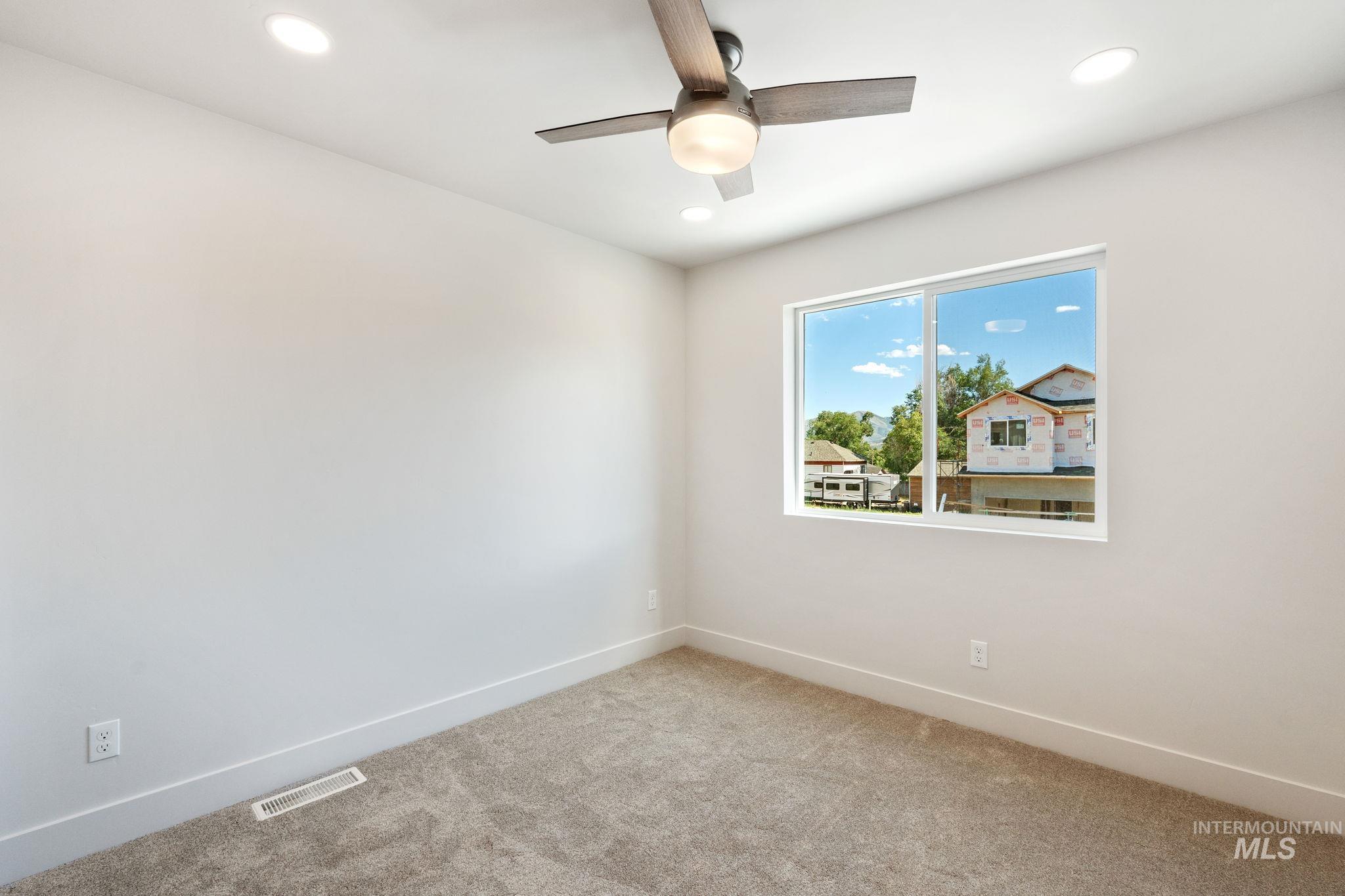 1164 Jasper Loop Property Photo 20