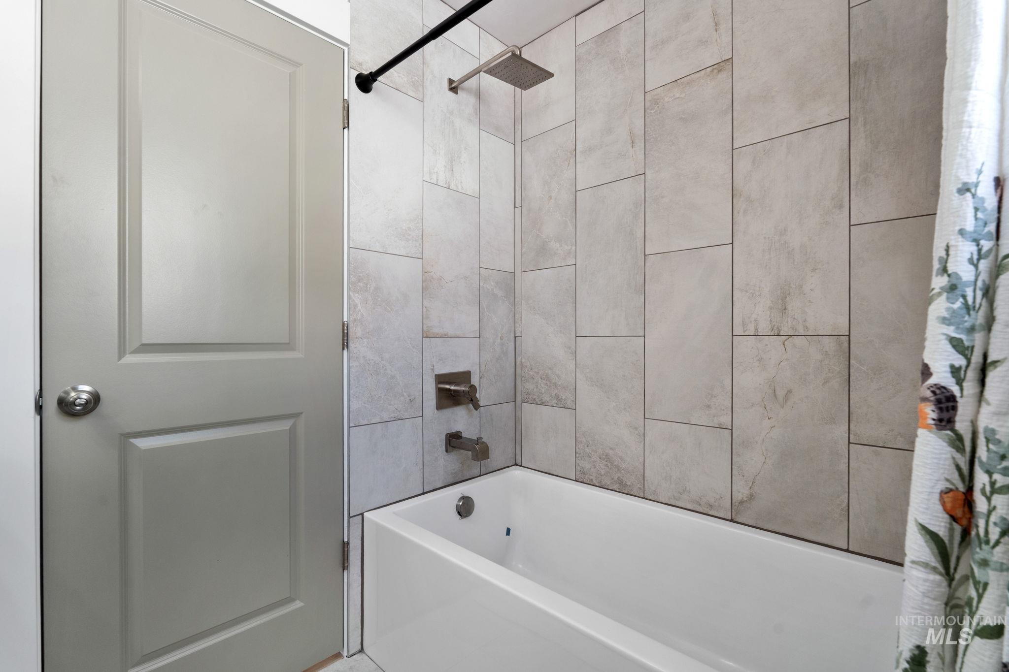 1164 Jasper Loop Property Photo 23