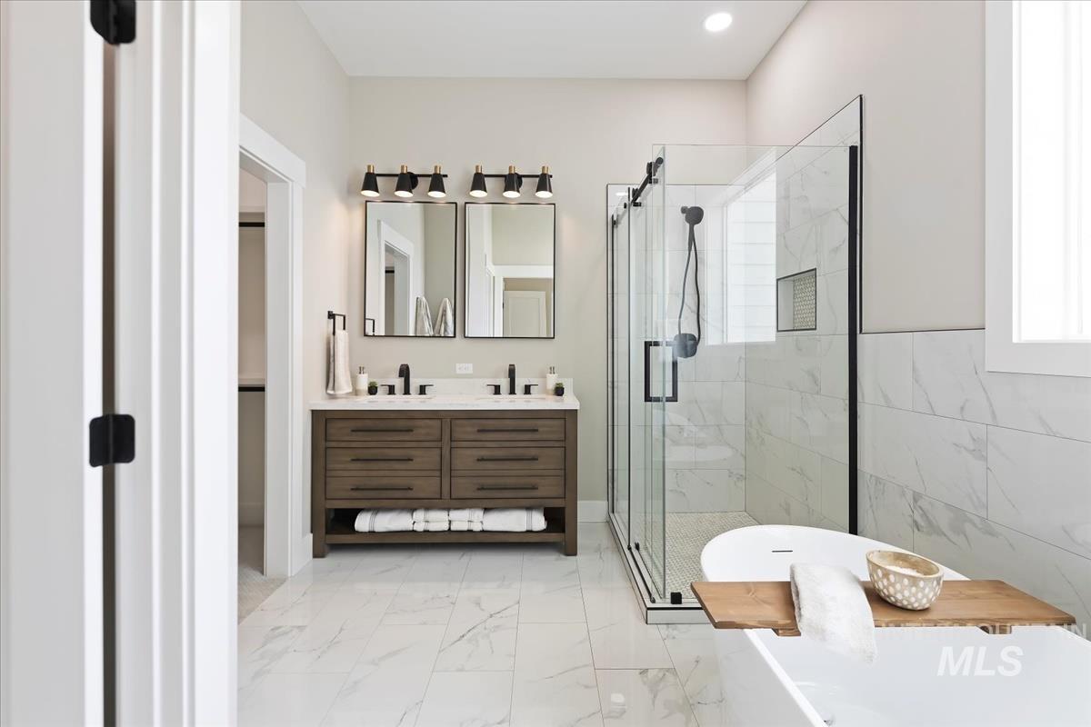 9910 W Sunberry Court Property Photo 9