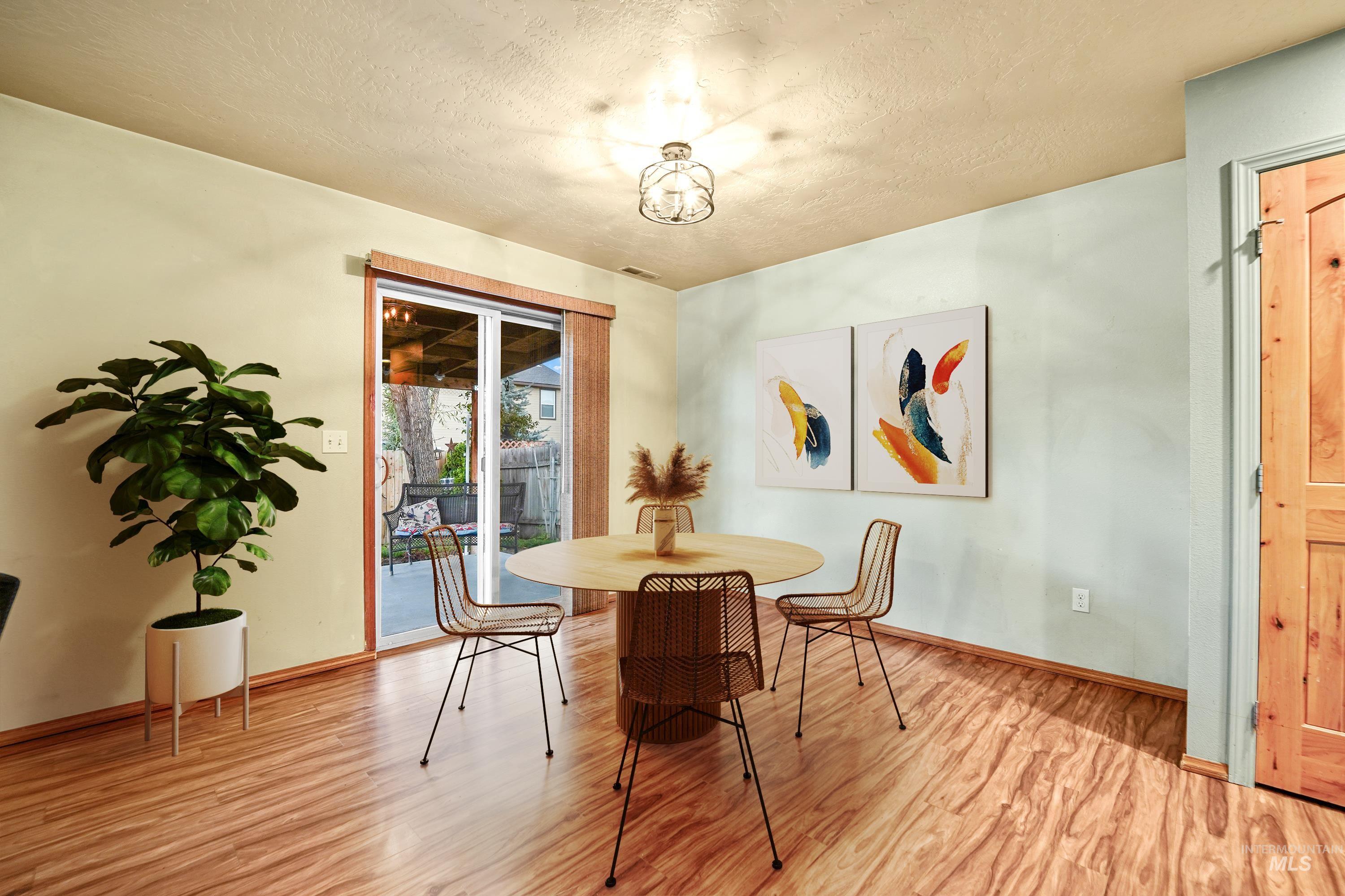 203 E Walcott Lake Dr Property Photo 4