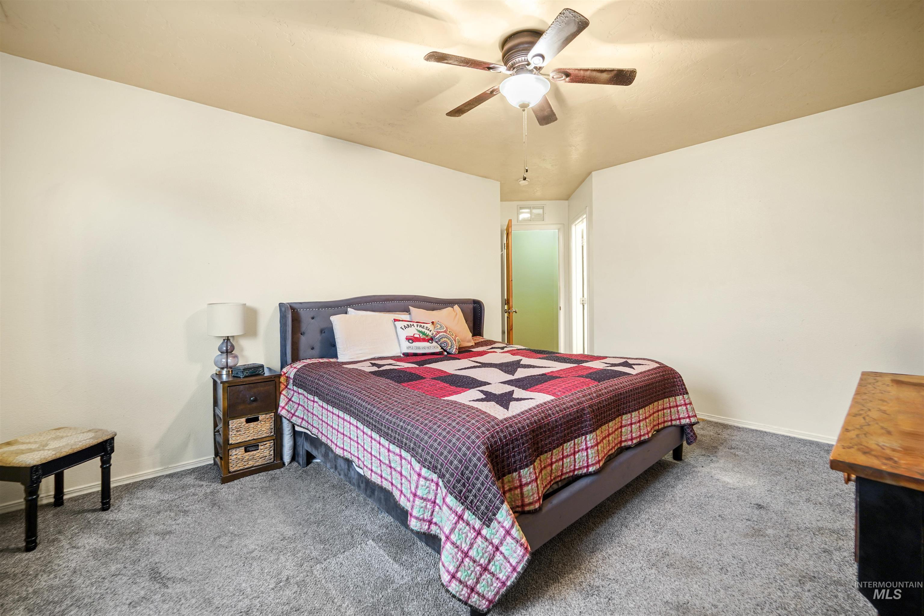 203 E Walcott Lake Dr Property Photo 8