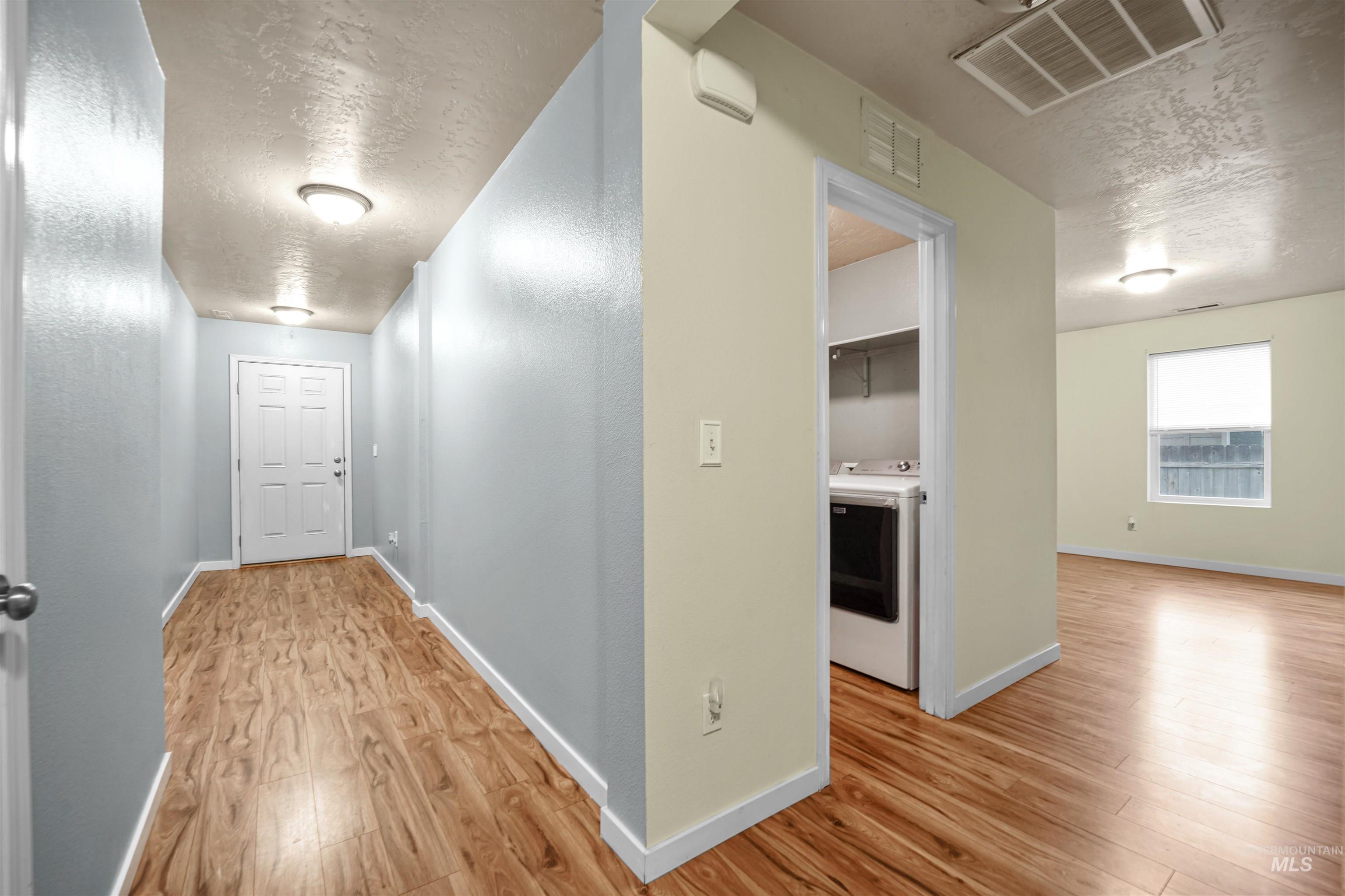 203 E Walcott Lake Dr Property Photo 11