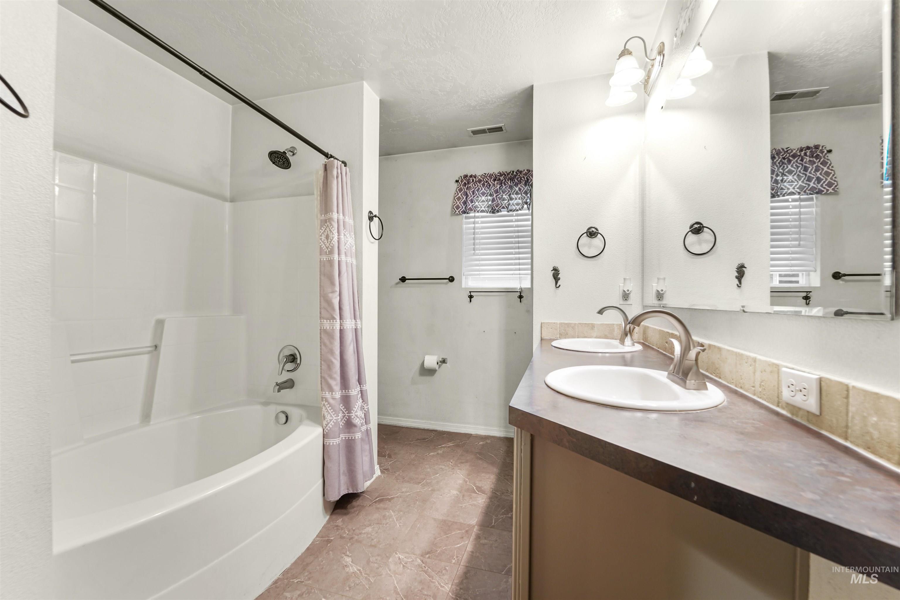 203 E Walcott Lake Dr Property Photo 16