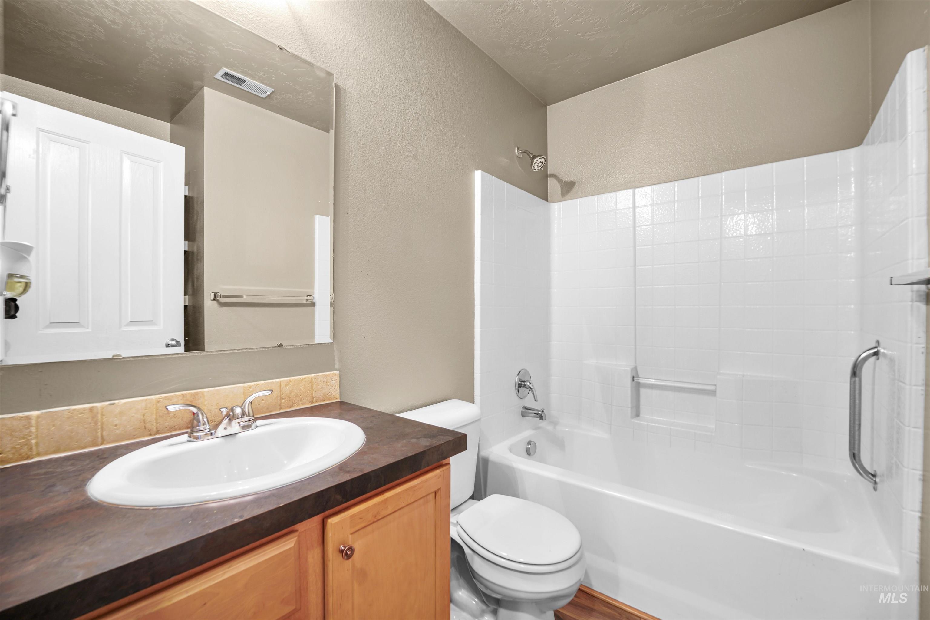 203 E Walcott Lake Dr Property Photo 18