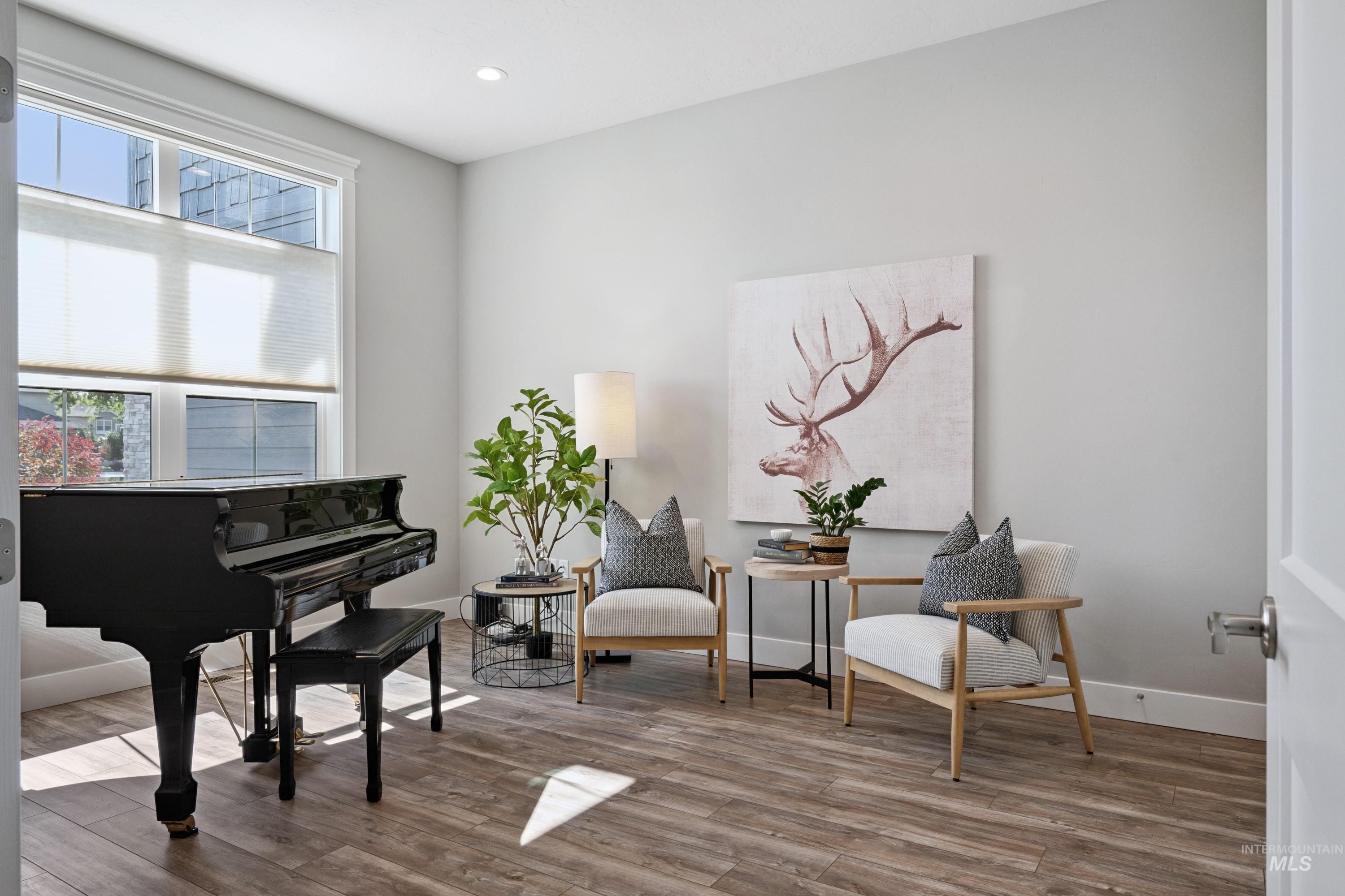 2635 N Yount Way Property Photo 4