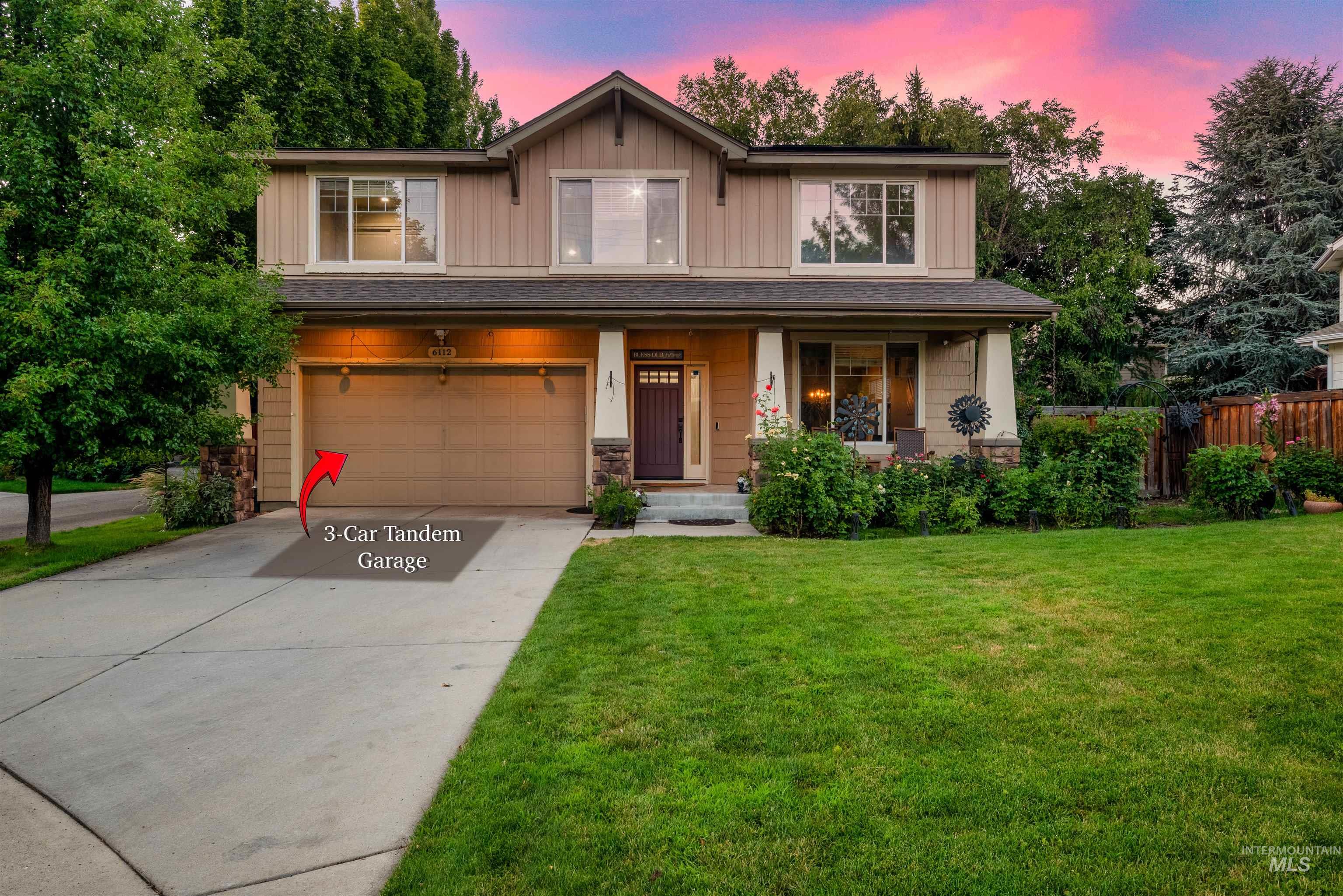 6112 E Gateway Court Property Photo 1