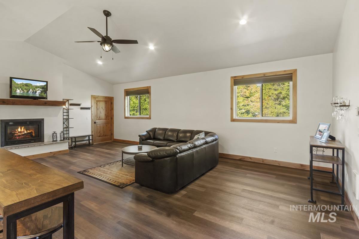 238 Angus Lane Property Photo 11