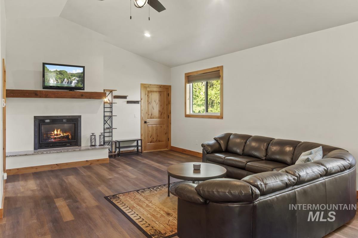 238 Angus Lane Property Photo 12