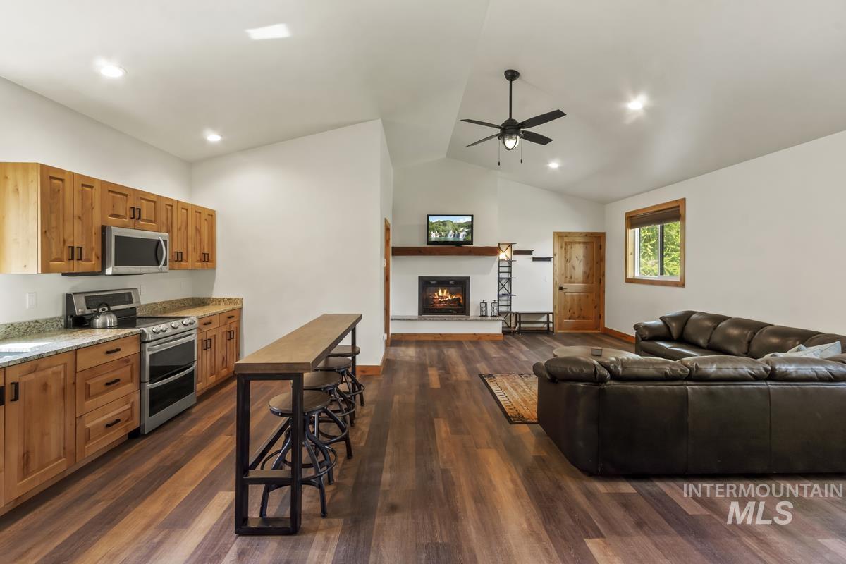 238 Angus Lane Property Photo 15