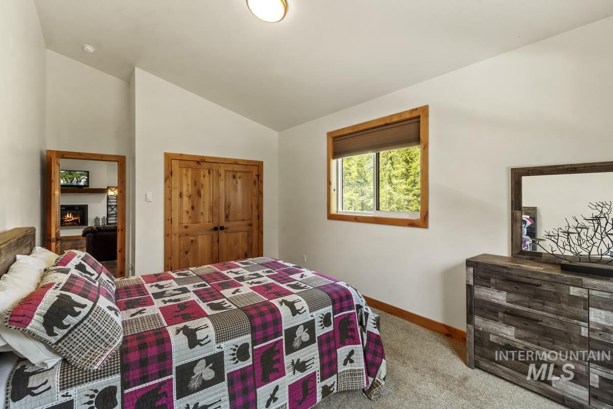 238 Angus Lane Property Photo 17