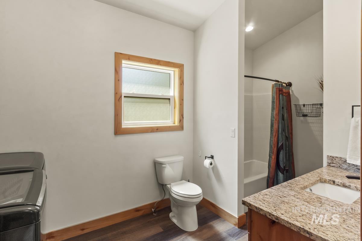 238 Angus Lane Property Photo 21