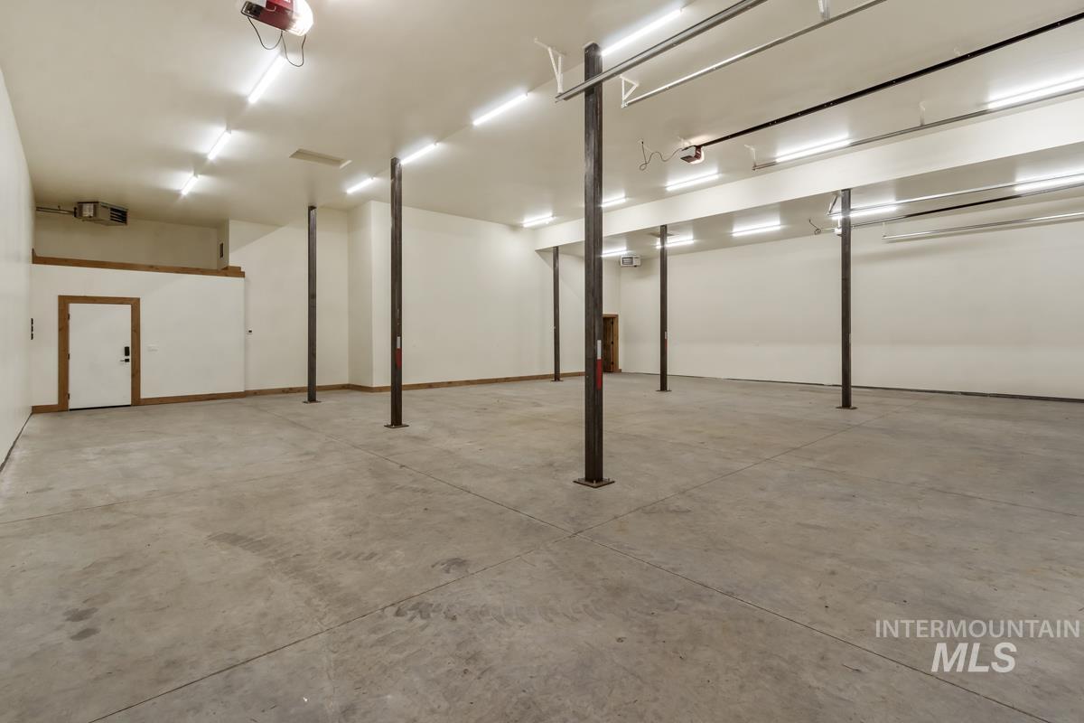 238 Angus Lane Property Photo 23