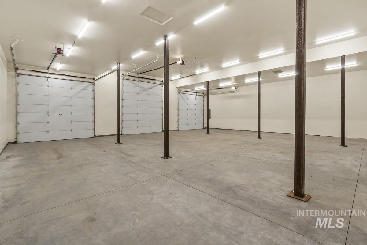 238 Angus Lane Property Photo 24