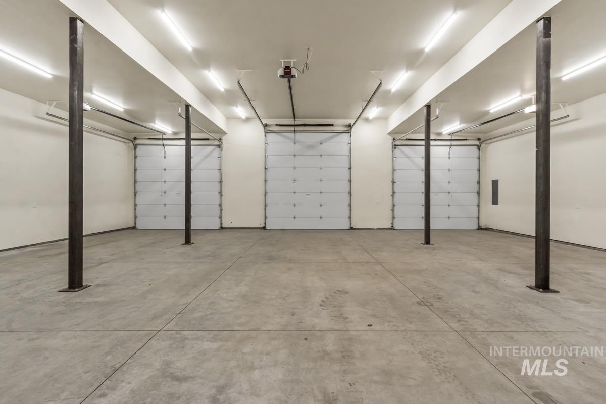 238 Angus Lane Property Photo 25