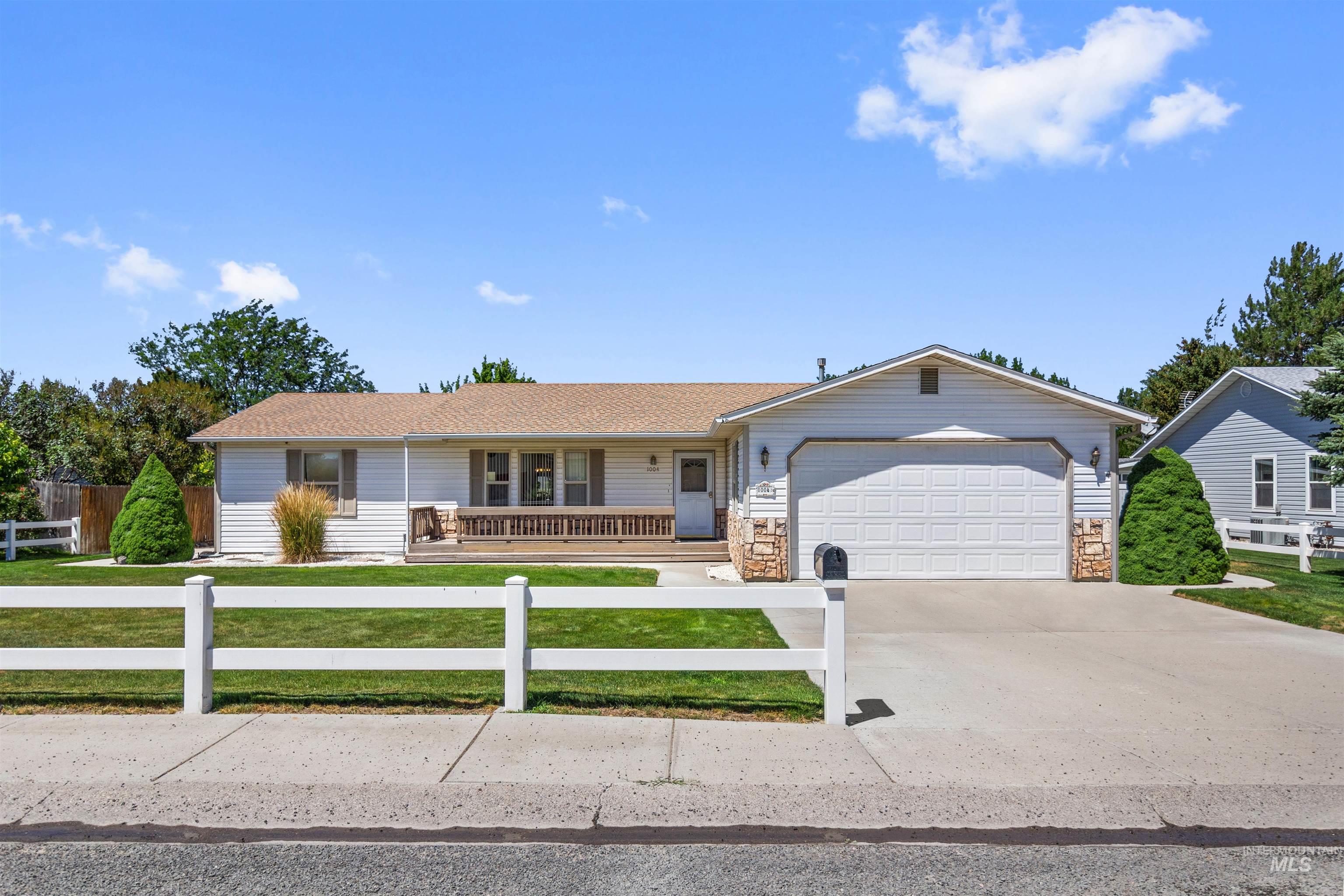 1004 5th Street W Property Photo 1