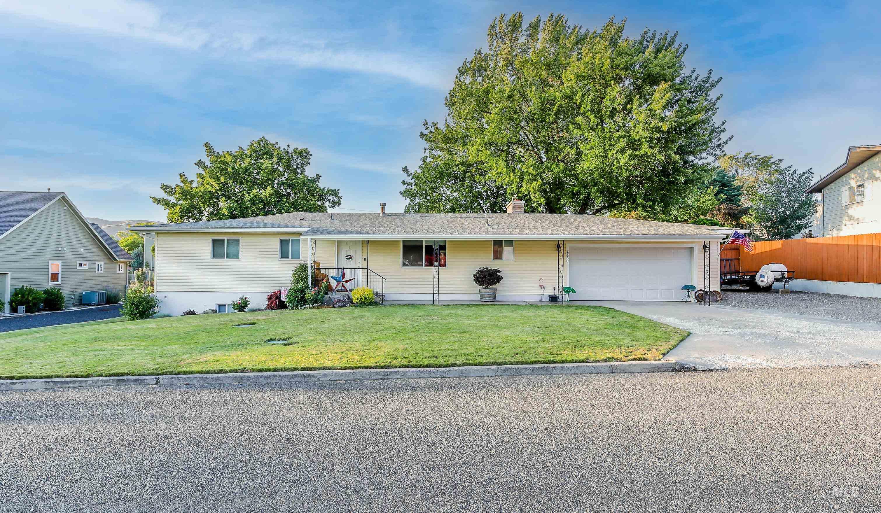 2350 Westward Ho Dr. Property Photo 1
