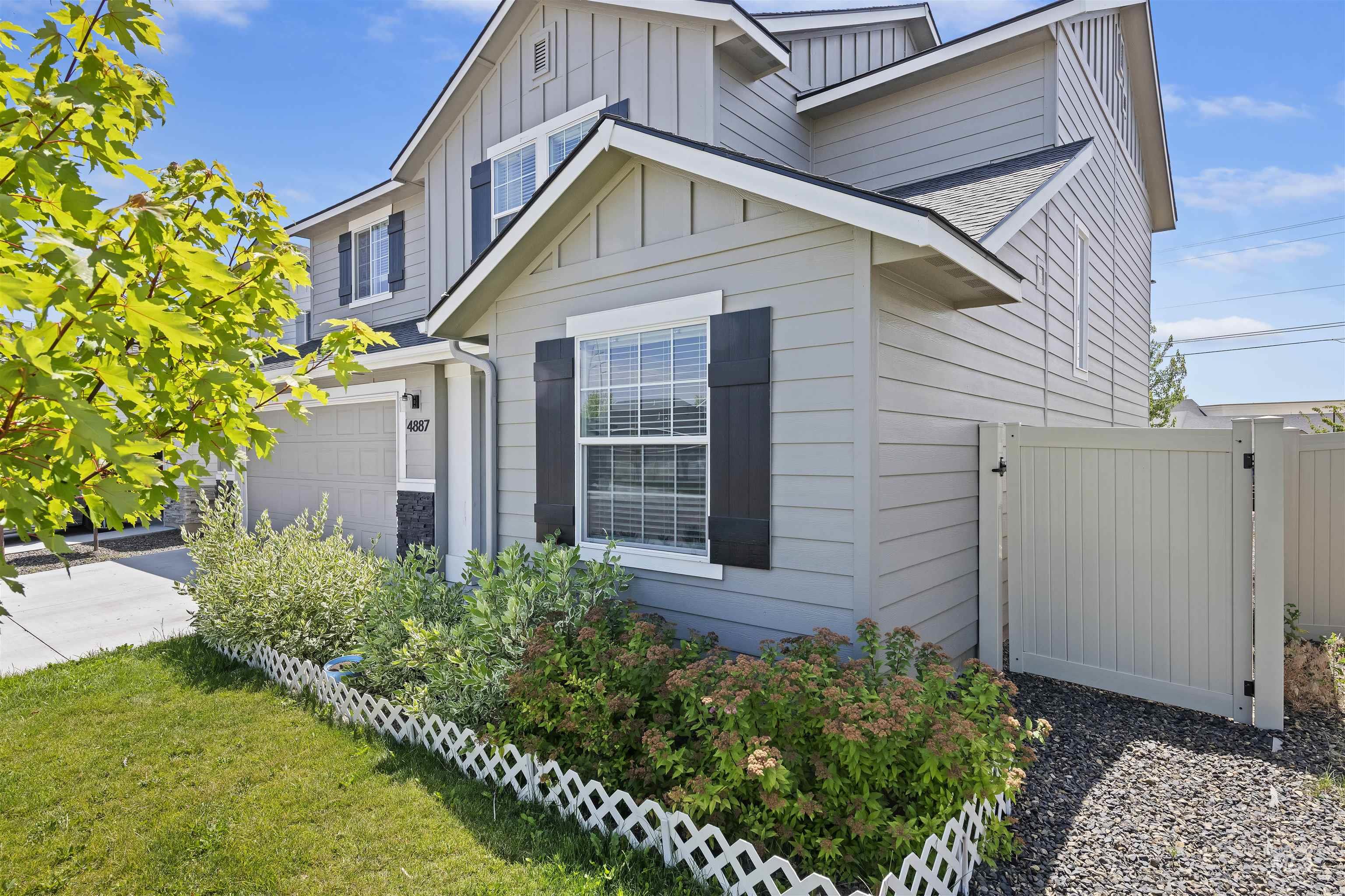 4887 W Quaker Ridge St Property Photo 3