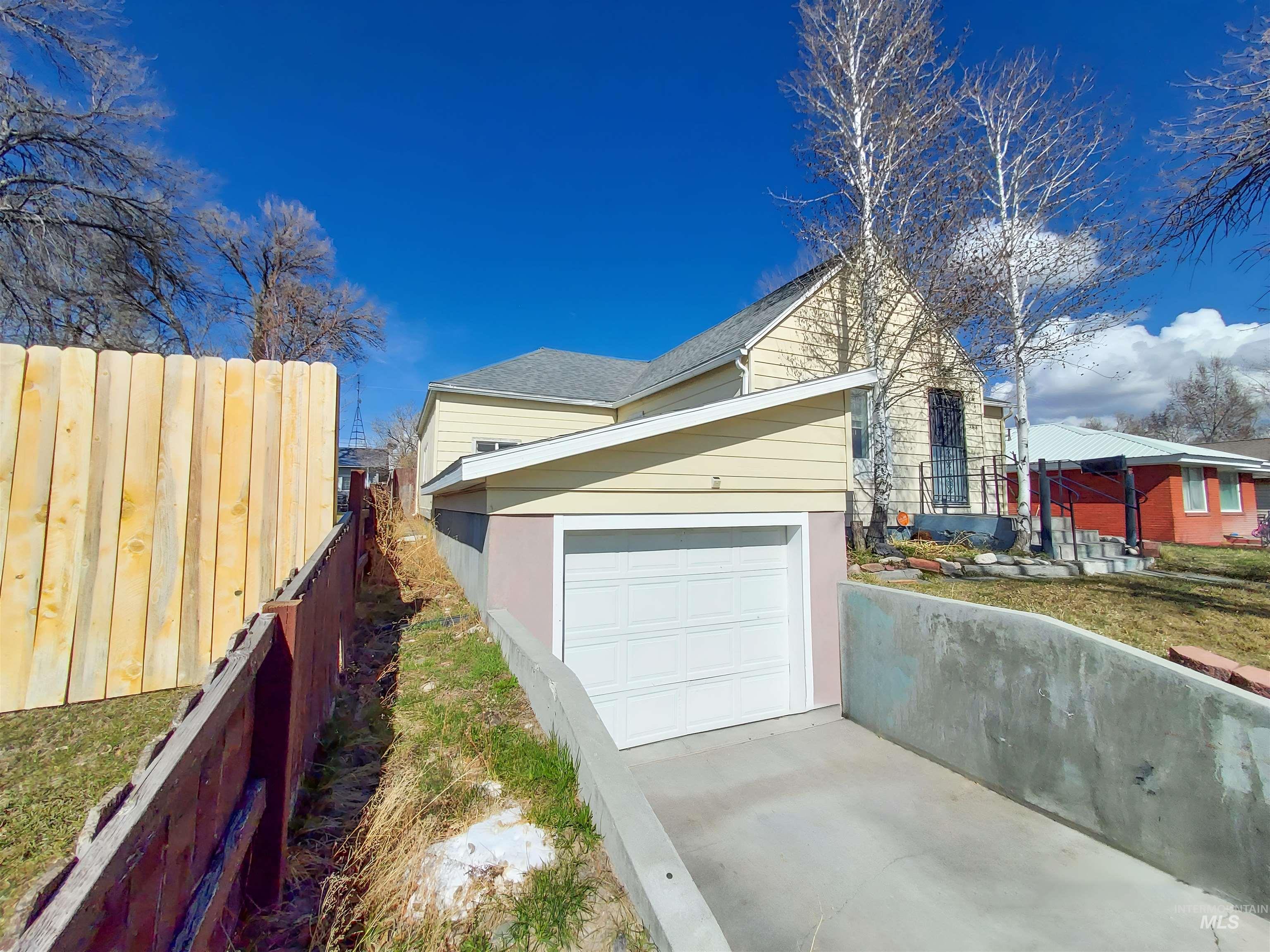 944 J St Property Photo 2