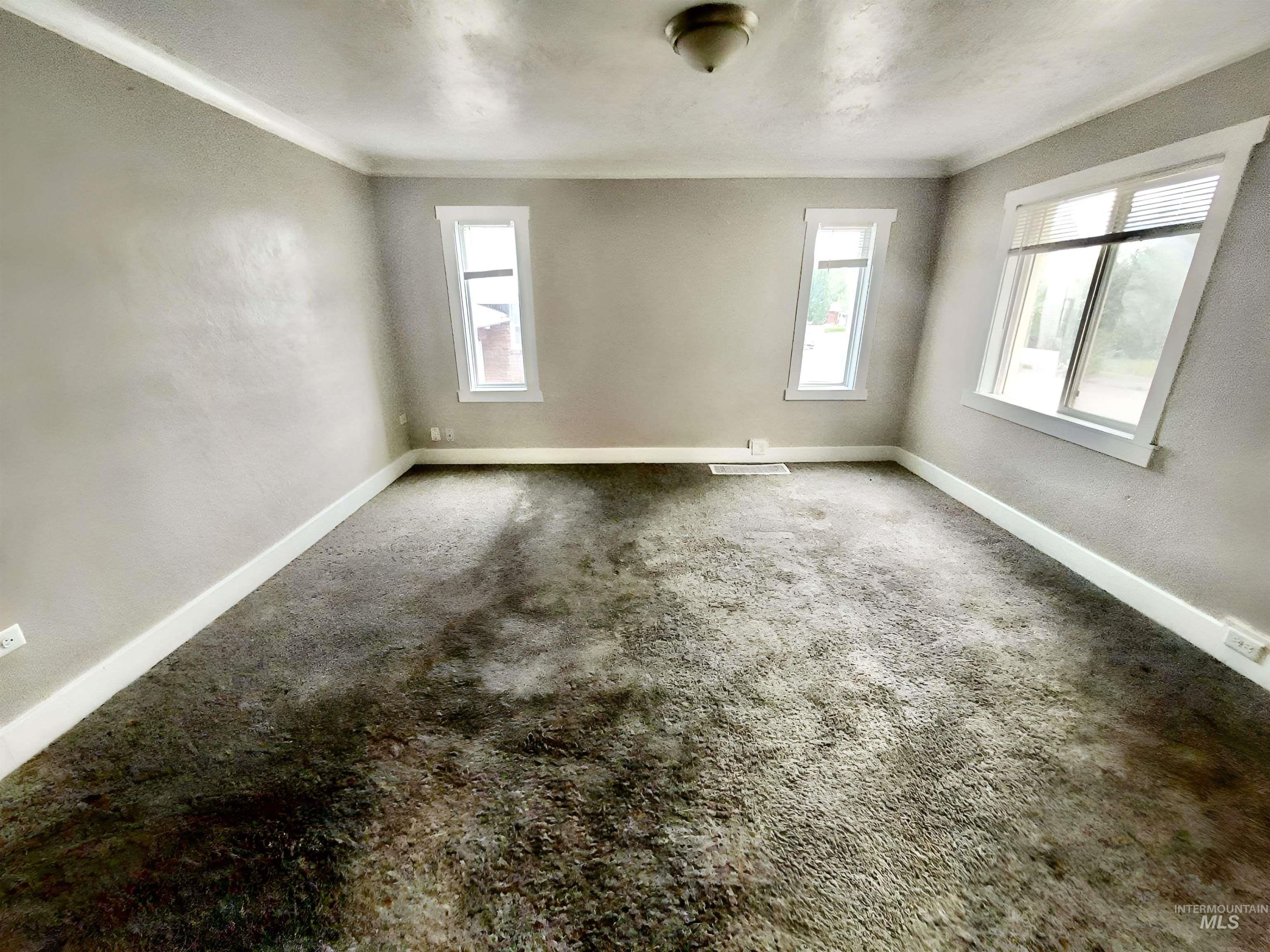 944 J St Property Photo 7